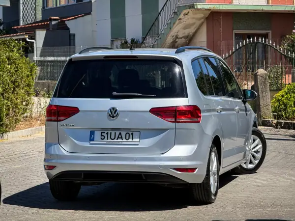 Volkswagen Touran 2017 - 13990 EUR, 198000 km - AUTO.MOTO.pt - 198000km - foto 2 de 13