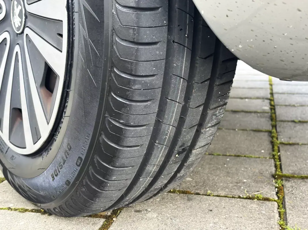 Peugeot Partner 2018 - 14900 EUR, 140000 km - AUTO.MOTO.pt - 140000km - foto 5 de 37