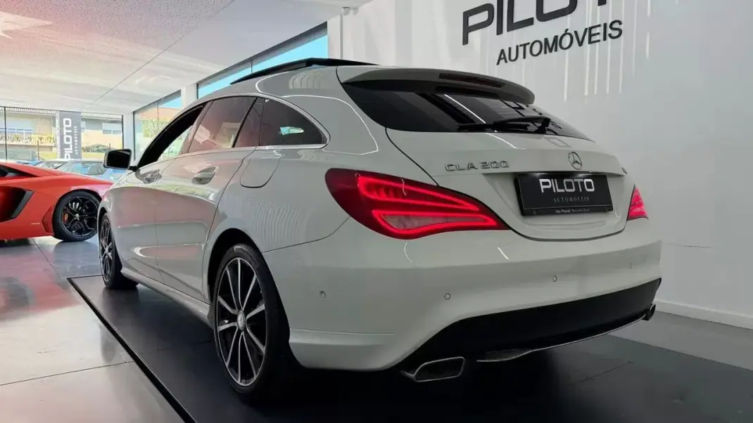 Mercedes-Benz CLA 200 2015 - 19490 EUR, 142879 km - AUTO.MOTO.pt - 142879km - foto 6 de 32
