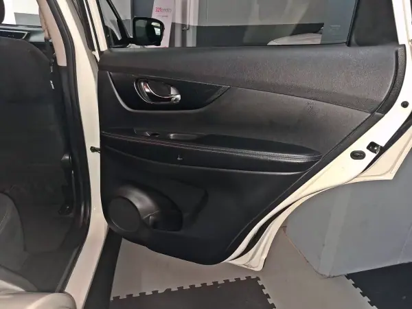 Nissan X-Trail 2016 - 15000 EUR, 150000 km - AUTO.MOTO.pt - 150000km - foto 23 de 28