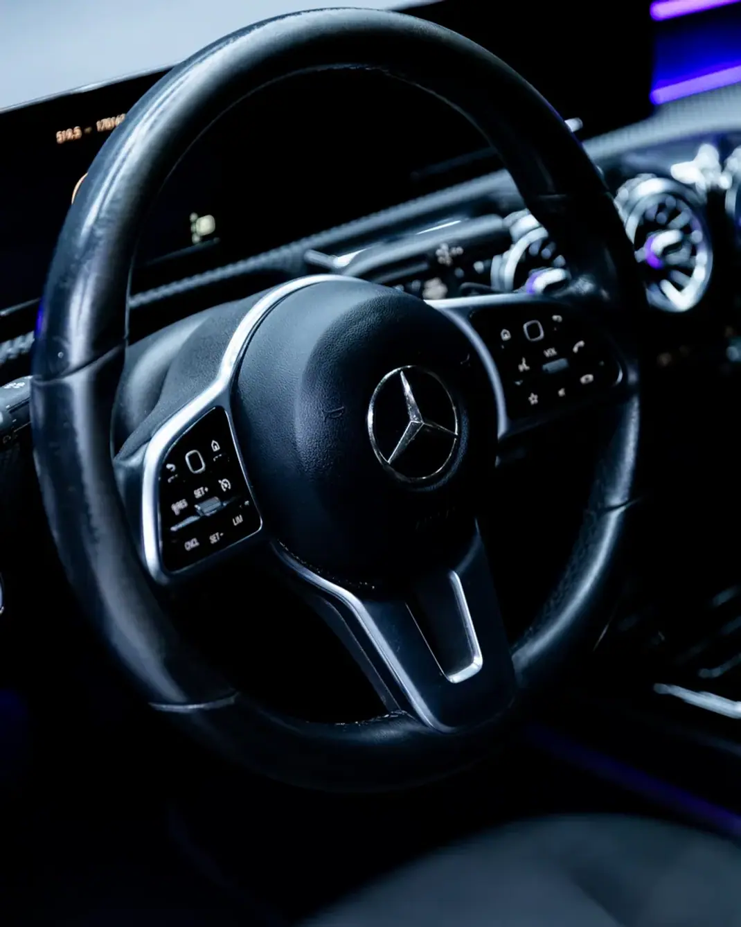 Mercedes-Benz CLA 180 2020 - 25900 EUR, 170000 km - AUTO.MOTO.pt - 170000km - foto 12 de 20