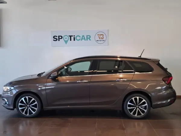Fiat Tipo Station Wagon 2018 - 11900 EUR, 91900 km - AUTO.MOTO.pt - 91900km - foto 12 de 31