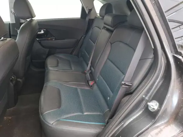 Kia e-Niro 2022 - 23550 EUR, 69835 km - 69835km - foto 8 de 9