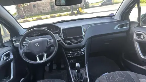 Peugeot 2008 2018 - 9750 EUR, 85023 km - AUTO.MOTO.pt - 85023km - foto 5 de 9