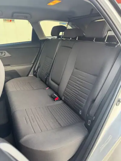 Toyota Auris Touring Sports 2016 - 13950 EUR, 98019 km - AUTO.MOTO.pt - 98019km - foto 13 de 28