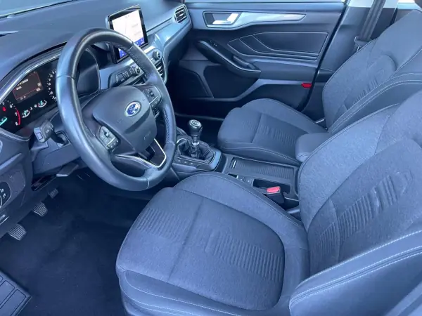 Ford Focus 2020 - 17750 EUR, 84000 km - AUTO.MOTO.pt - 84000km - foto 5 de 11