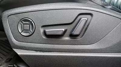 Audi e-tron 2020 - 31000 EUR, 110869 km - AUTO.MOTO.pt - 110869km - foto 23 de 29