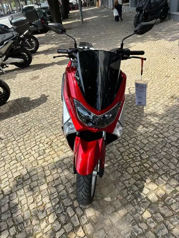 Yamaha NMAX 2016 - 2350 EUR, 7993 km - AUTO.MOTO.pt - 7993km - foto 2 de 11