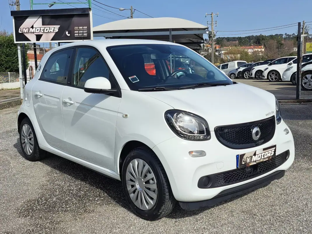 Smart ForFour 2018 - 10250 EUR, 49344 km - AUTO.MOTO.pt - 49344km - foto 1 de 43