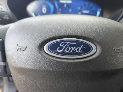 Ford Focus 2023 - 17990 EUR, 75650 km - AUTO.MOTO.pt - 75650km - foto 22 de 39