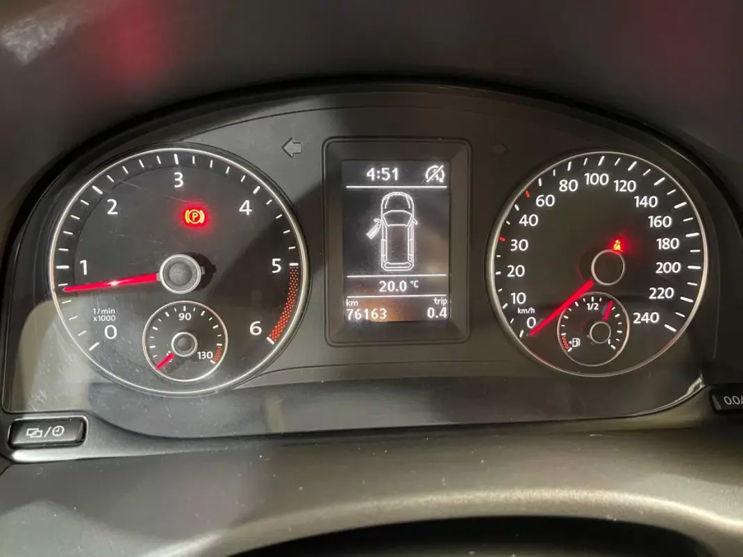 VW CADDY 1.9 SDI 2017 - 11500 EUR, 76000 km - AUTO.MOTO.pt - 76000km - foto 19 de 26