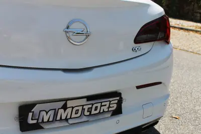 Opel Astra Coupe 2016 - 23000 EUR, 90000 km - AUTO.MOTO.pt - 90000km - foto 15 de 32