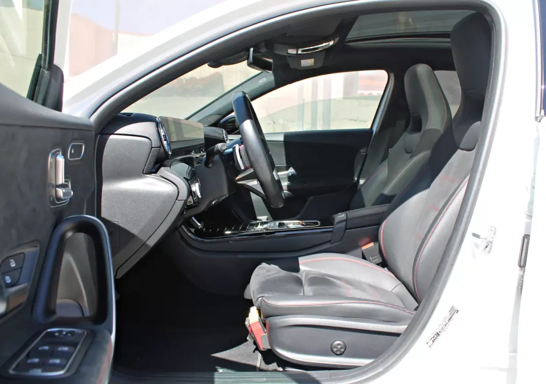 Mercedes-Benz A 180 2023 - 30990 EUR, 60412 km - AUTO.MOTO.pt - 60412km - foto 12 de 31