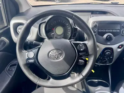 Toyota Aygo 2017 - 9750 EUR, 94443 km - 94443km - foto 16 de 19