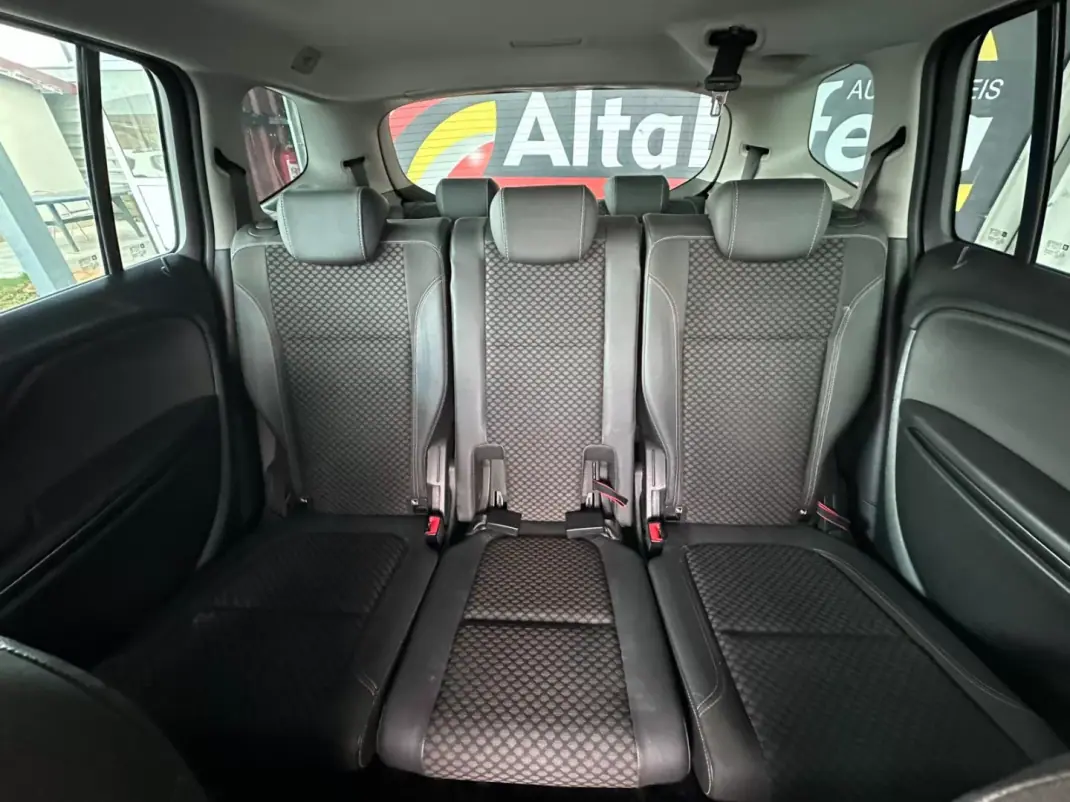 Opel Zafira 2018 - 13900 EUR, 128674 km - AUTO.MOTO.pt - 128674km - foto 30 de 36