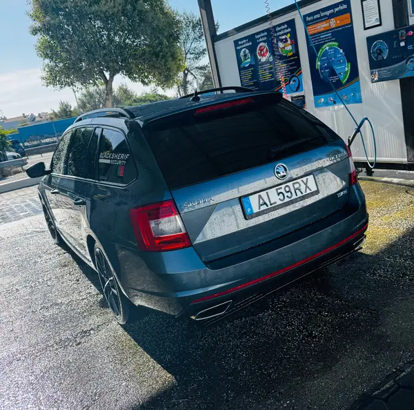 Skoda Octavia Break 2015 - 14000 EUR, 235000 km - 235000km - foto 8 de 15