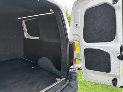 Citroën Berlingo 1.5 Hdi 2019 - 9900 EUR, 180000 km - AUTO.MOTO.pt - 180000km - foto 19 de 43