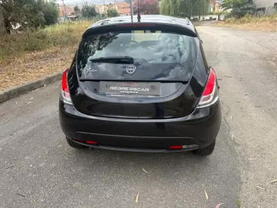 Lancia Ypsilon 2013 - 5990 EUR, 135000 km - AUTO.MOTO.pt - 135000km - foto 5 de 26
