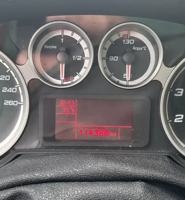 Alfa Romeo MiTo 2013 - 8750 EUR, 115178 km - AUTO.MOTO.pt - 115178km - foto 8 de 8