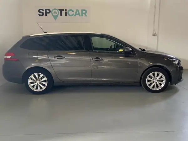 Peugeot 308 SW 2019 - 14500 EUR, 76190 km - AUTO.MOTO.pt - 76190km - foto 4 de 15