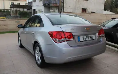 Chevrolet Cruze 2010 - 7450 EUR, 120000 km - AUTO.MOTO.pt - 120000km - foto 17 de 20