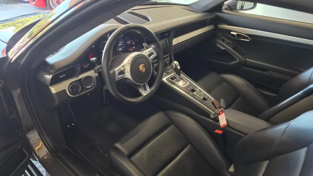 Porsche 911 2012 - 89750 EUR, 89578 km - 89578km - foto 46 de 69
