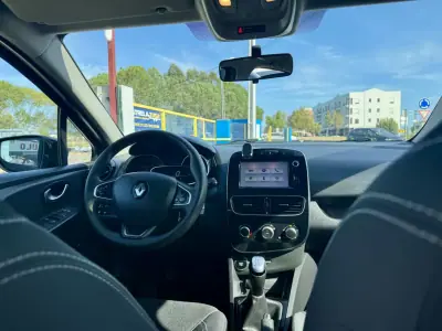 Renault Clio 2019 - 11750 EUR, 89908 km - AUTO.MOTO.pt - 89908km - foto 20 de 24