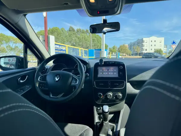 Renault Clio 2019 - 11750 EUR, 89908 km - AUTO.MOTO.pt - 89908km - foto 20 de 24