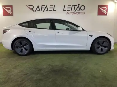 Tesla Model 3 2023 — foto 5 de 40