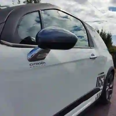 Citroën DS3 2011 - 12000 EUR, 73000 km - AUTO.MOTO.pt - 73000km - foto 7 de 10