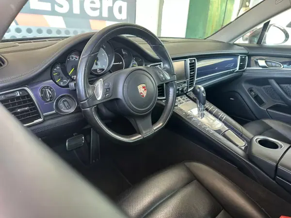 Porsche Panamera 2015 - 39900 EUR, 124815 km - AUTO.MOTO.pt - 124815km - foto 14 de 41