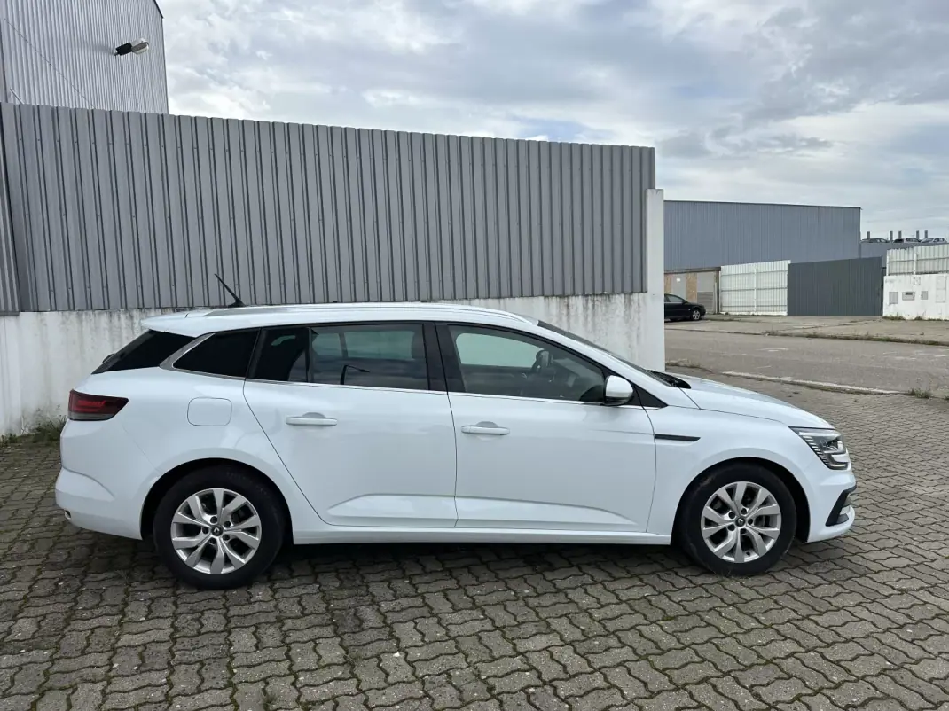 Renault Mégane Sport Tourer 2022 - 18990 EUR, 143000 km - 143000km - foto 8 de 18