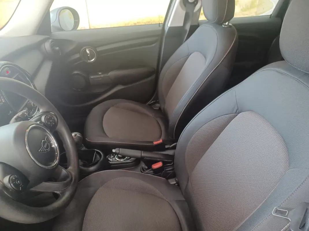 MINI 5 Portas 2019 - 13490 EUR, 199185 km - 199185km - foto 11 de 34