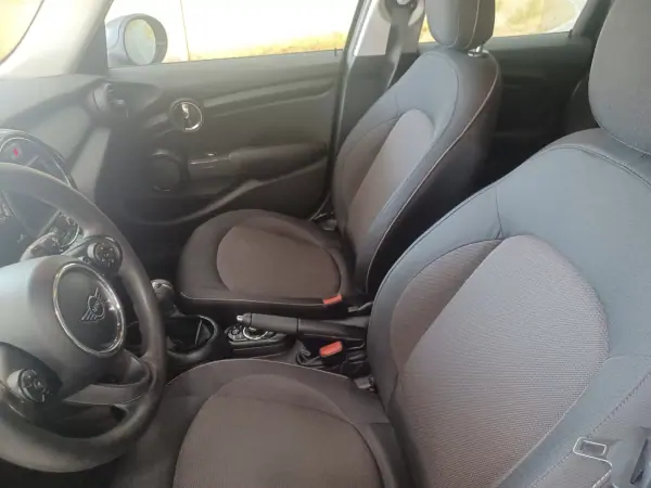 MINI 5 Portas 2019 - 13490 EUR, 199185 km - AUTO.MOTO.pt - 199185km - foto 11 de 34