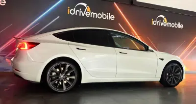 Tesla Model 3 2020 - 29900 EUR, 108726 km - AUTO.MOTO.pt - 108726km - foto 4 de 36