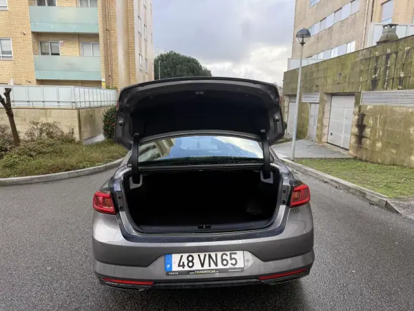 Renault Talisman 2018 - 10950 EUR, 197000 km - AUTO.MOTO.pt - 197000km - foto 8 de 14