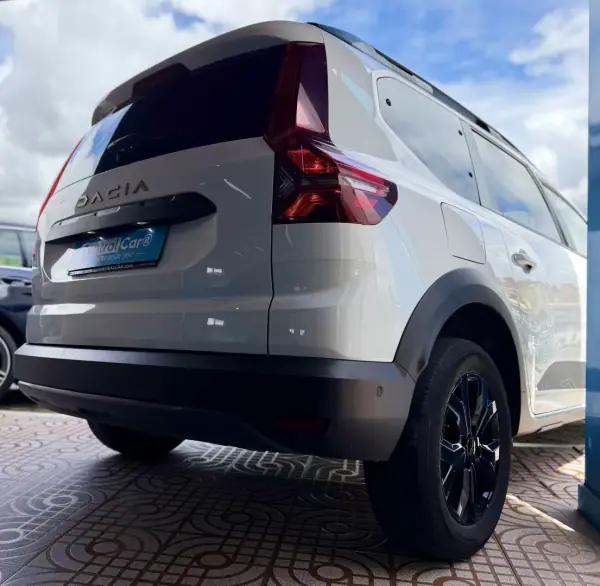 Dacia Jogger 2025 - 18950 EUR, 41000 km - AUTO.MOTO.pt - 41000km - foto 11 de 26