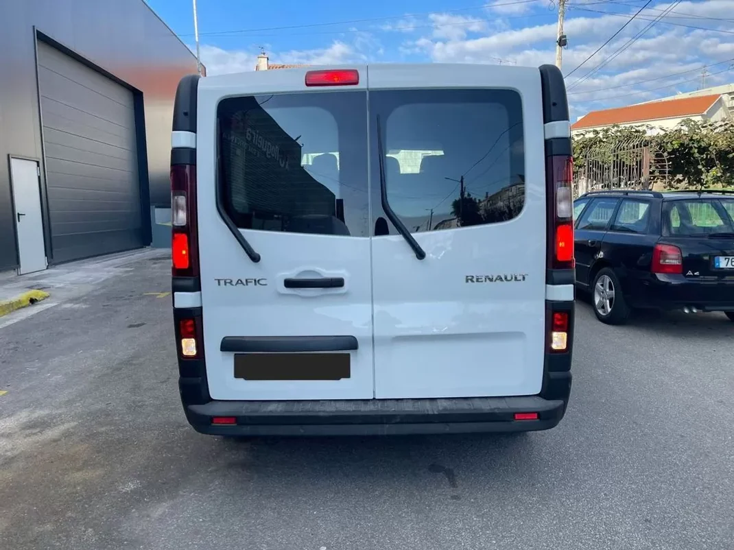 Renault Trafic Trafic III Combi L1H1 3.0t 2023 - 33900 EUR, 4655 km - AUTO.MOTO.pt - 4655km - foto 6 de 24