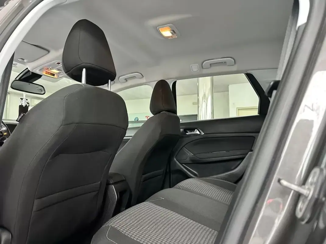 Peugeot 308 SW 2018 - 12990 EUR, 153000 km - 153000km - foto 27 de 29