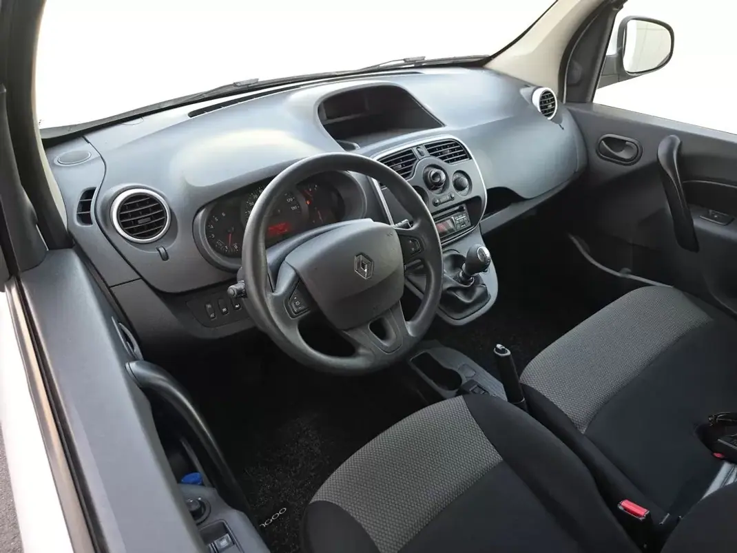 Renault Kangoo 2021 - 12500 EUR, 143600 km - 143600km - foto 3 de 23