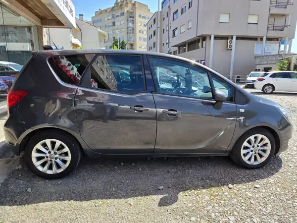 Opel Meriva 2014 — foto 3 de 11