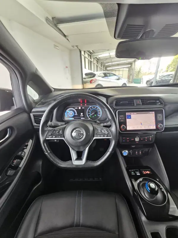 Nissan Leaf 2019 - 19500 EUR, 25097 km - AUTO.MOTO.pt - 25097km - foto 30 de 41
