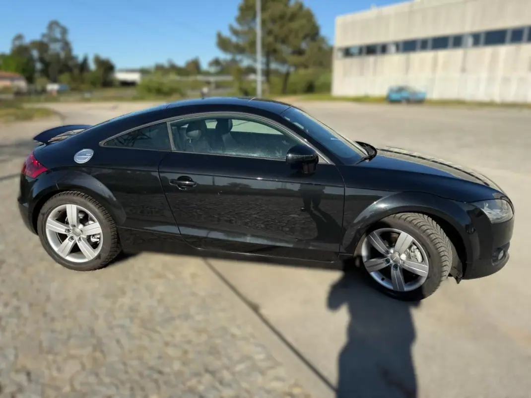 Audi TT Coupé 2006 - 13990 EUR, 176994 km - AUTO.MOTO.pt - 176994km - foto 8 de 18