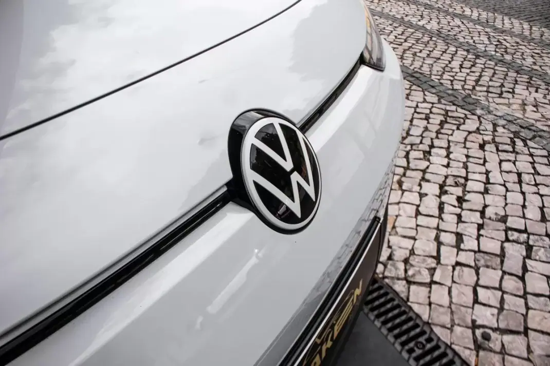 Volkswagen ID.3 2022 - 23990 EUR, 49506 km - AUTO.MOTO.pt - 49506km - foto 9 de 42