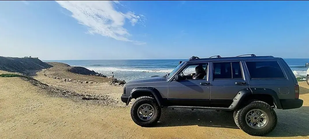 Jeep Cherokee 1997 - 12000 EUR, 250000 km - 250000km - foto 8 de 11