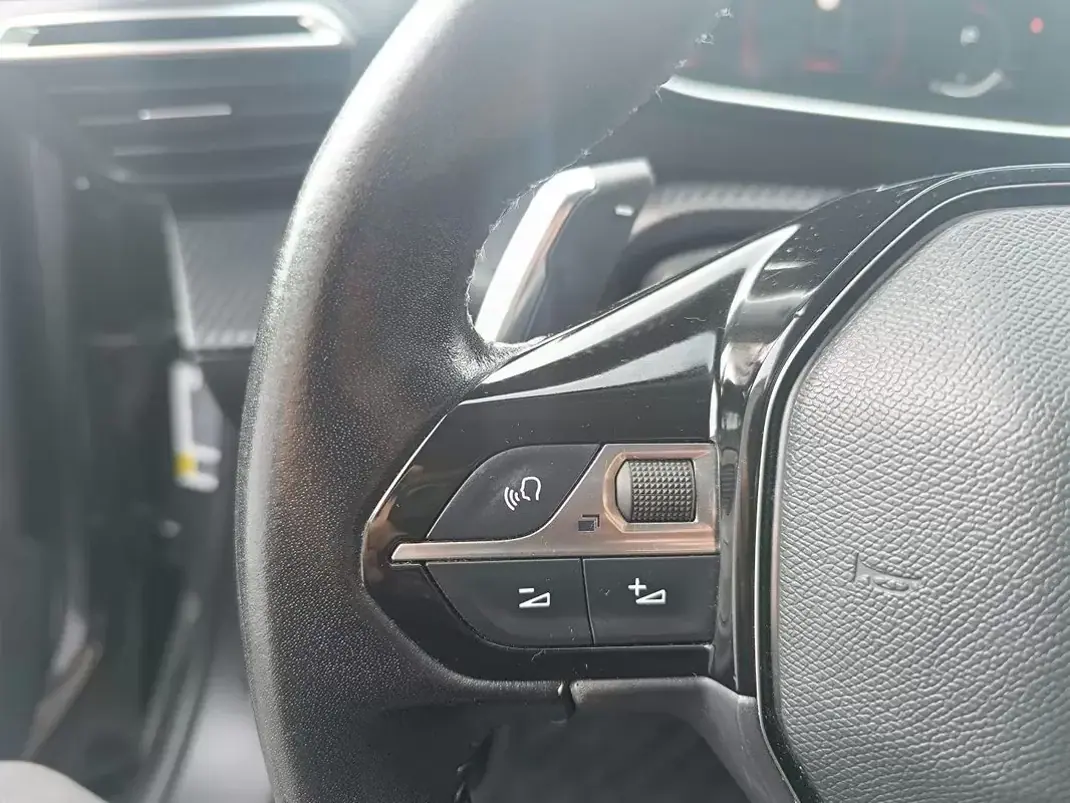 Peugeot 2008 2020 - 15900 EUR, 124990 km - AUTO.MOTO.pt - 124990km - foto 31 de 37
