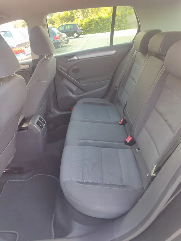 Volkswagen Golf 2011 - 9500 EUR, 179600 km - AUTO.MOTO.pt - 179600km - foto 15 de 15