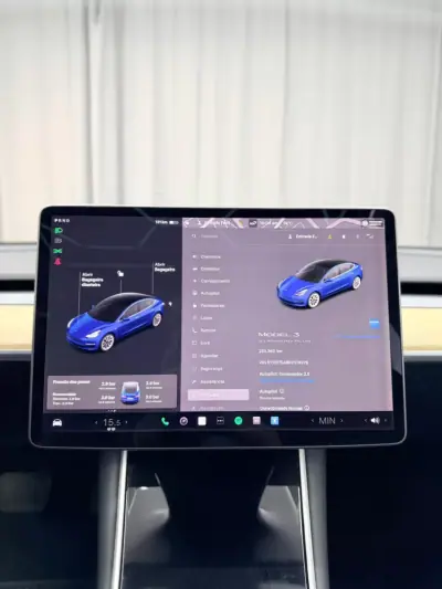 Tesla Model 3 2019 - 17000 EUR, 233000 km - AUTO.MOTO.pt - 233000km - foto 14 de 20