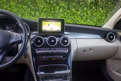 Mercedes-Benz C 220 2017 - 23900 EUR, 125000 km - AUTO.MOTO.pt - 125000km - foto 16 de 16