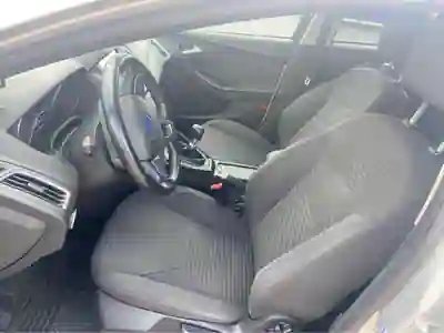 Ford Focus 2015 - 9400 EUR, 103000 km - AUTO.MOTO.pt - 103000km - foto 4 de 10